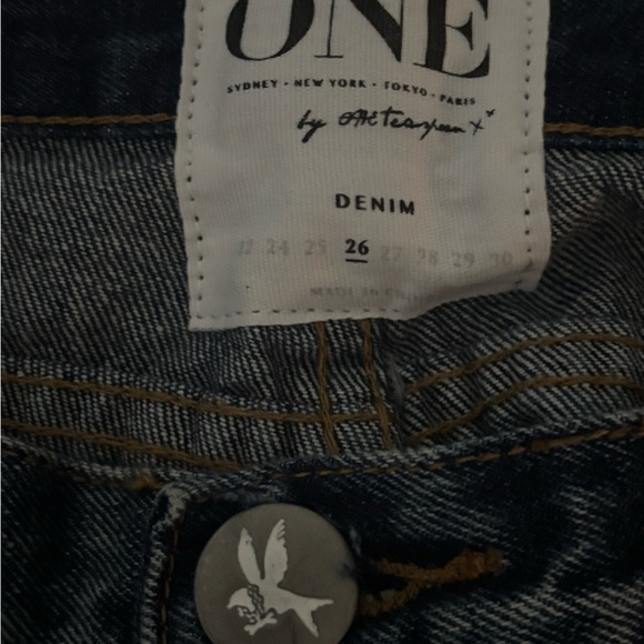 One Teaspoon Distressed Mid Rise Jeans NWOT - Picture 5 of 5